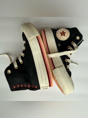 Converse Kids' Chuck Taylor All Star EVA Lift Youth Size 11 Valentine's Day 2023